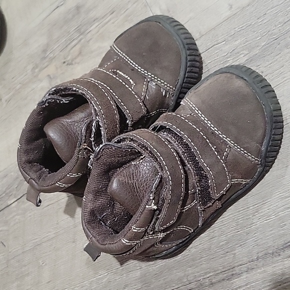 Toddler Shoes - Picture 3 of 6